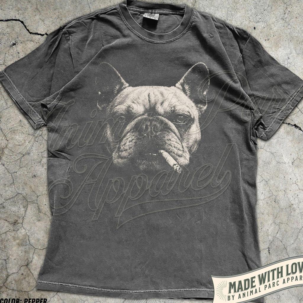 Tričko Francouzský buldoček s kouřem, Vintage Y2K Grunge Grafické tričko se psem, Vtipné tričko se psím obličejem, Comfort Colors® Dárek pro milovníka francouzských buldočků, Hlouplé tričko se psem