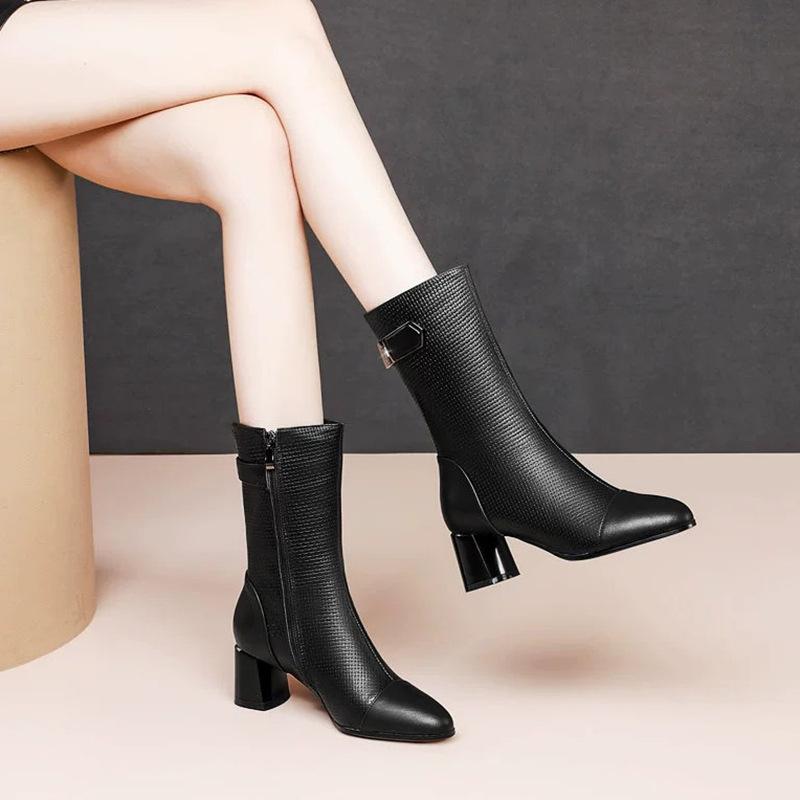British Style Elegant Niche Temperament Thick Heel Medium Leather Boots Autumn and Winter New Versatile Round Head Thin Large Size Martin Boots