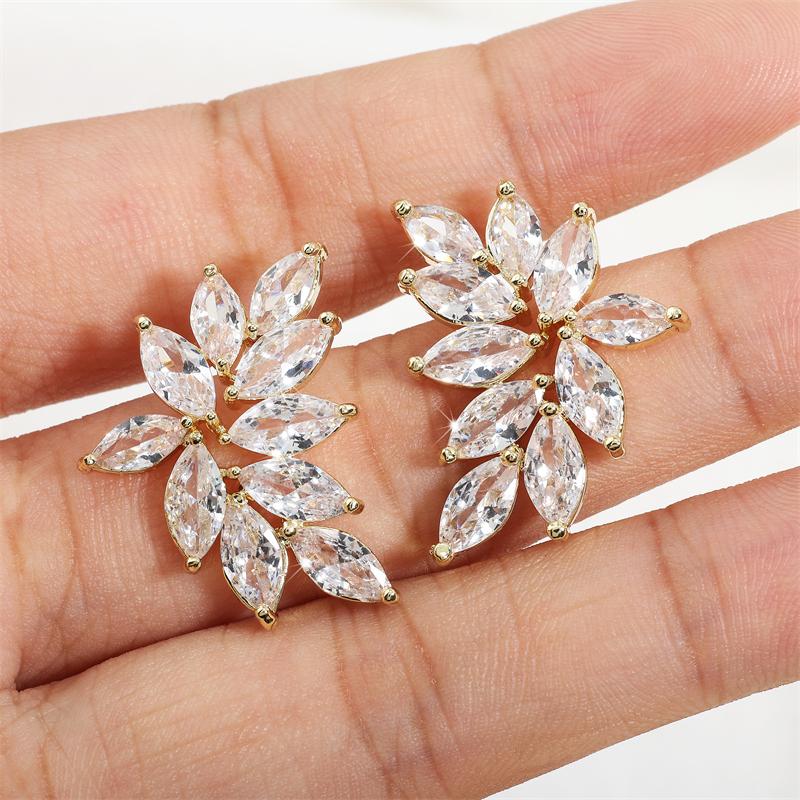 ZAKOL Fashion Sliver Color Leaf Cubic Zircon Stud Earrings for Women Shinny Crystal Flower Earring Zircon