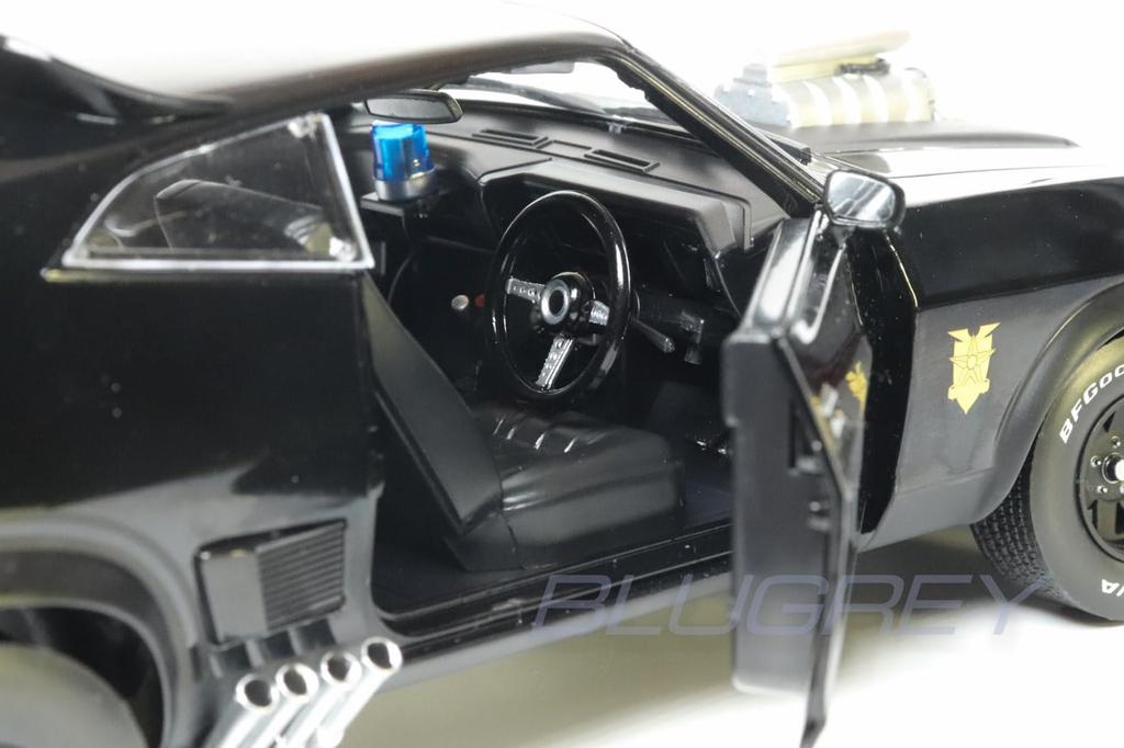 Greenlight 1/18 Ford Falcon XB 1973 Mad Max GREENLIGHT Falcon XB Last of the V8 Interceptors