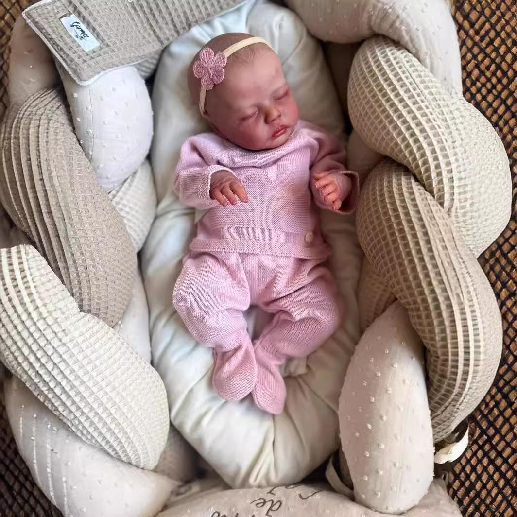 18-Inch Lifelike Reborn Baby Doll - Realistic Baby Toy for Collectors 18-inch Cloth-body Doll