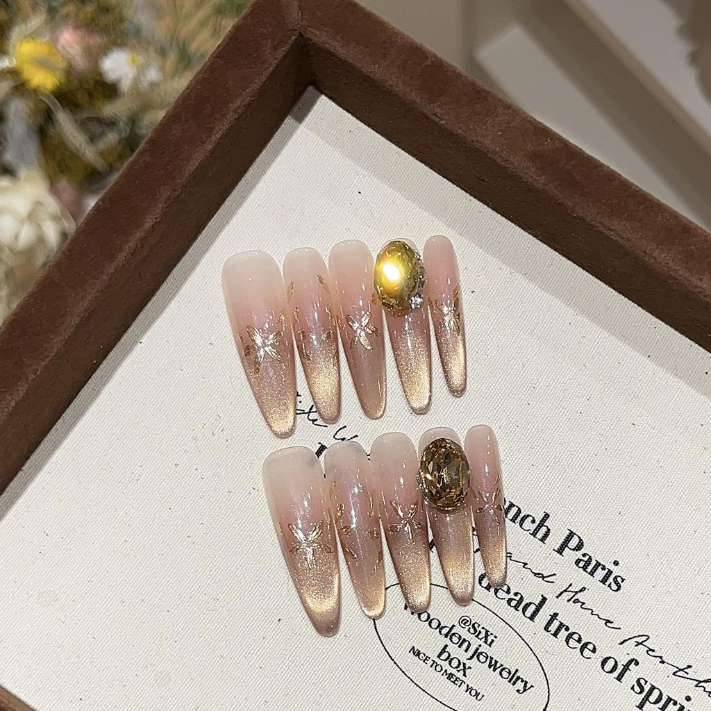 Handmade Light Luxury High-end Feeling Flashing Light Chasing Gradient Cat Eyes Whitening Fine K9 Wearable Armor