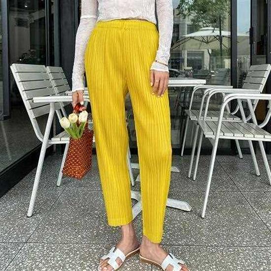 Miyake Women's Summer Pleated Cropped Pants: Trendy Loose-Fit Straight-Leg Style