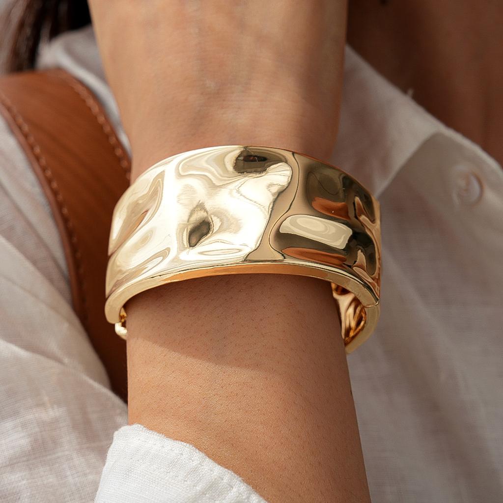 Personalized Metal Smooth Folds Geometric Round Bracelet Bracelet Jewelry