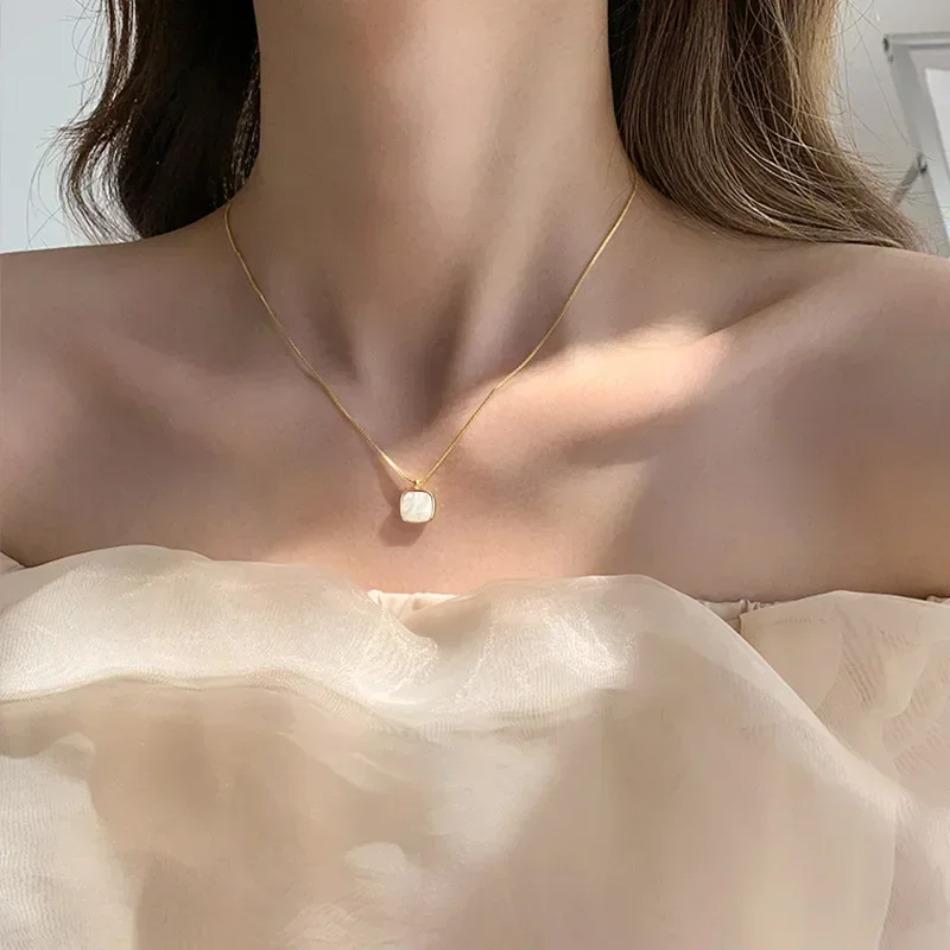1 Pcs Light Luxury Temperament Shell Necklace Design Sense Mother of Pearl Buckle Chain Internet Famous Exquisite New