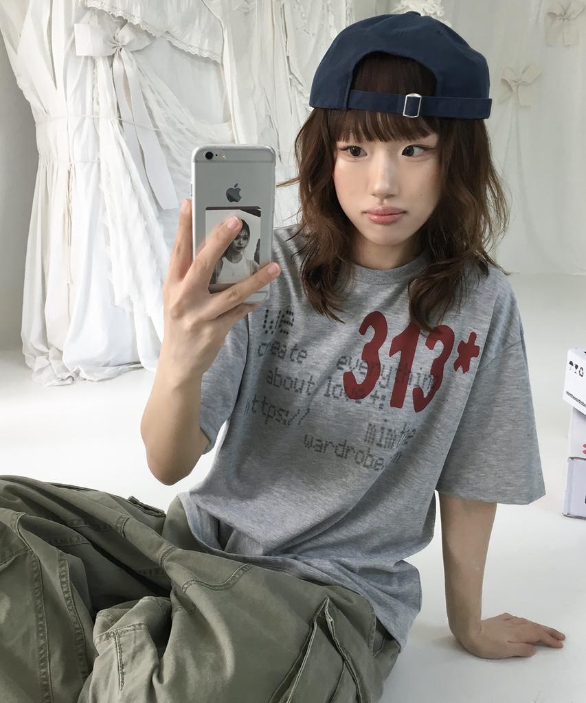 Mimdeowodeulobeu 313 Printed T-Shirt_Gray