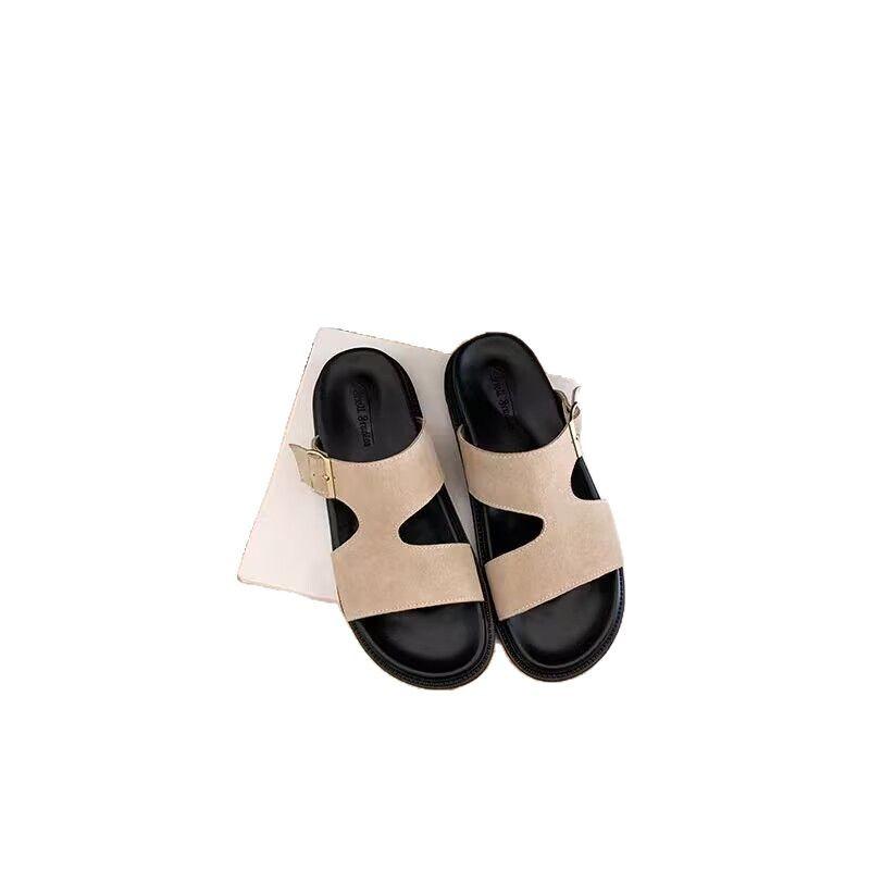 One-word cool slippers for women's outerwear 2025 spring and summer new fashionable versatile casual skirt platform beach shoes