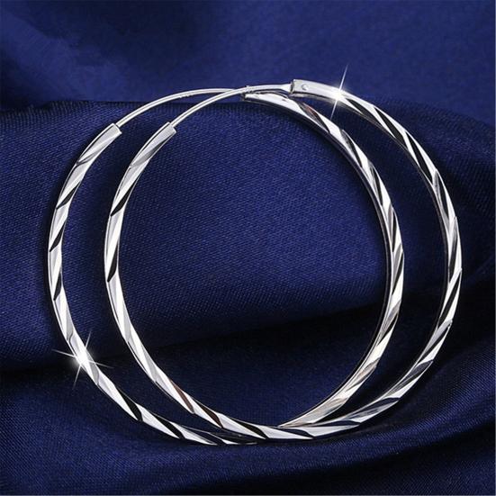 Yousheng 1 Pair Hoop Earrings Exaggerated Rhombus Texture Large Circle Geometric Bright Luster Women Girl Round Earrings Charm Jewelry Decoration Gift