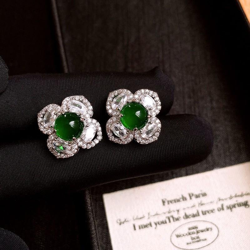 Silvernål Zirkon Utskurna Blomörhängen - Utsökta High-End Stiftörhängen med Känsla för Mode.