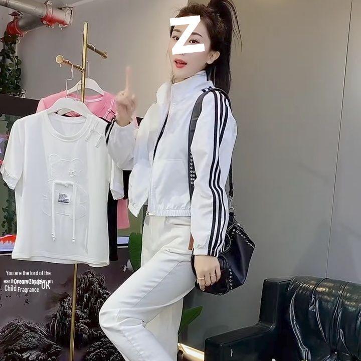 Dámská ultralehká rychleschnoucí větrovka s límcem pro jaro 2024