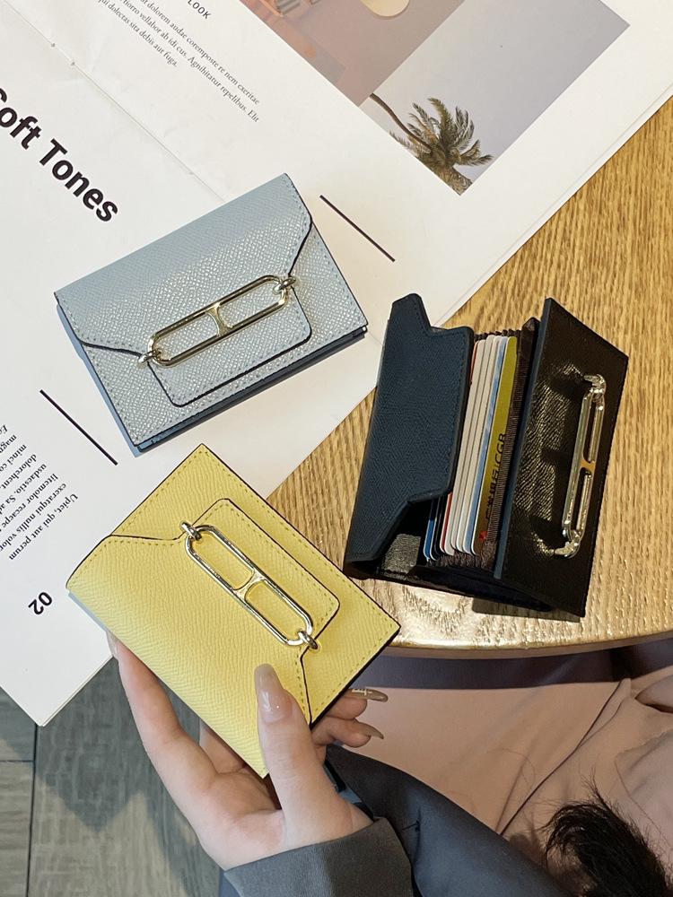 2025 Women's Genuine Leather Card Holder: Stylish, Exquisite ID Bag with Multiple Slots and Anti-Demagnetization Cowhide.
