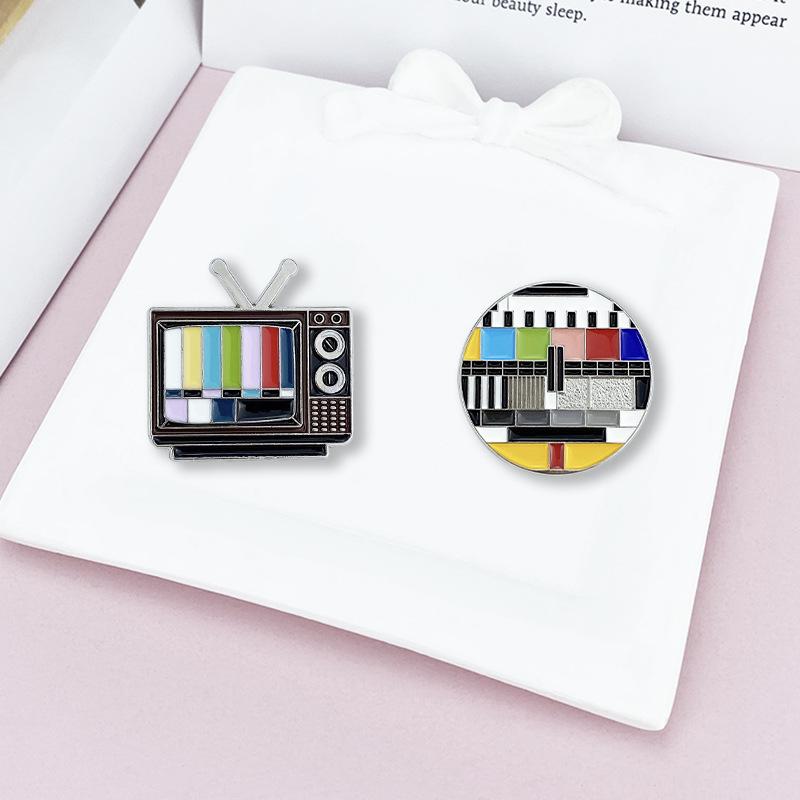 Cable Television TV Brooch 80s Vintage Enamel Pin No Signal Cute Retro TV Badge for Jacket Shirt Bag Decoration