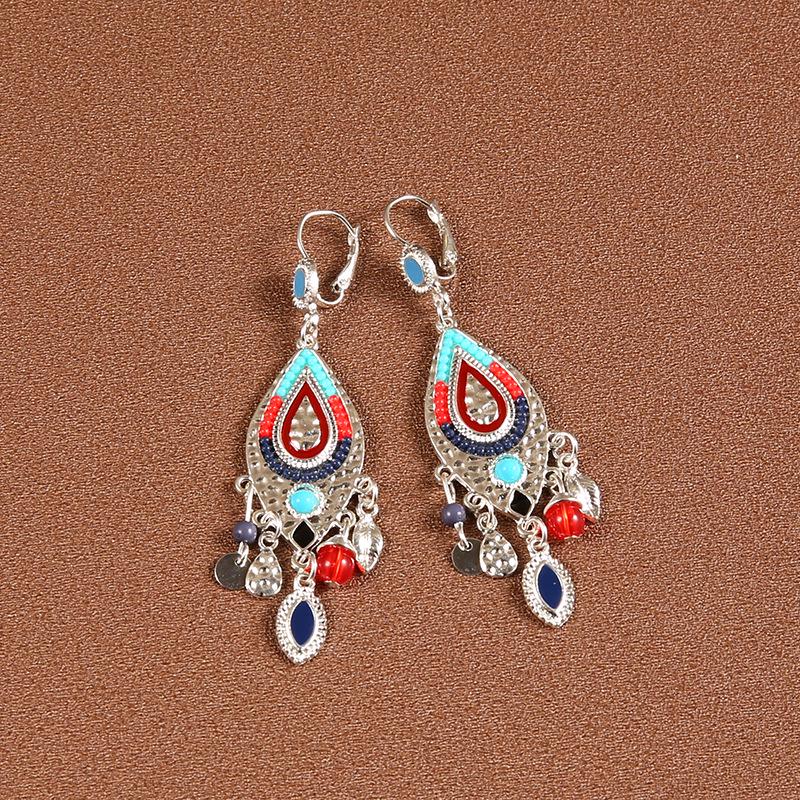 Etnické náušnice s třásněmi z imitace stříbra Miao ve tvaru listů