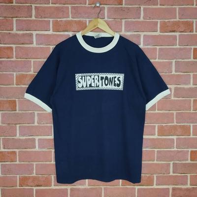 Oberteile – T-Shirts