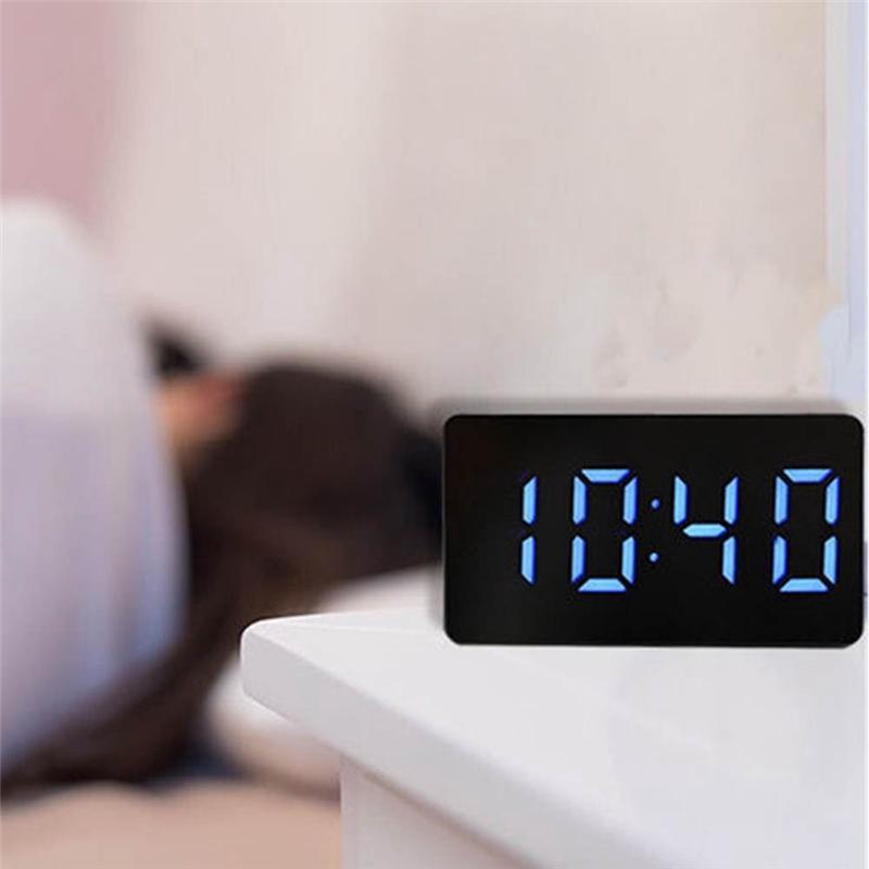 A95I-Digital Clock TEMP Date 3 Alarms Power-Off Memory Table Clock USB Powered Always On 12/24H Night Mode LED Clock