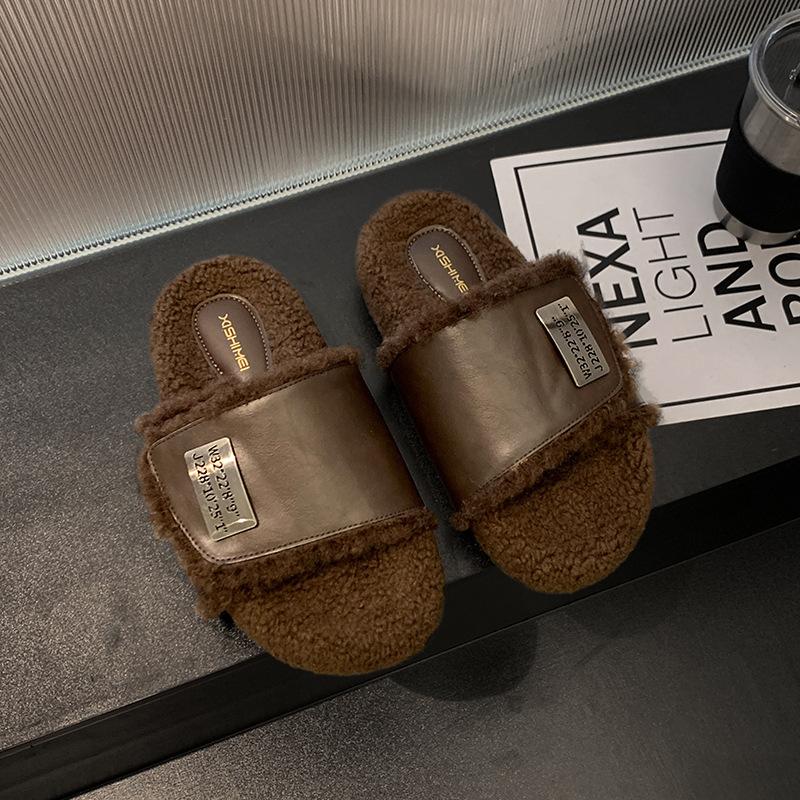 One-word slippers women's autumn 2025 new Internet celebrity fashion retro casual soft bottom non-slip fluffy slippers