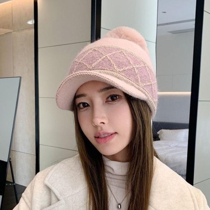 Women's Hats Are Cold-proof, New Winter Velvet Cycling Warm Wool Hats, Peaked Hats, Thickened Ear Protectors, Knitted.