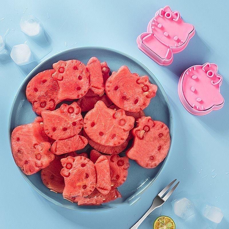 

2 шт. Хелло Китти Sanrio Аниме Форма для фруктов Форма для моделирования еды Печенье Милая кухонная утварь Kawaii Девочка Подарок на день рождения