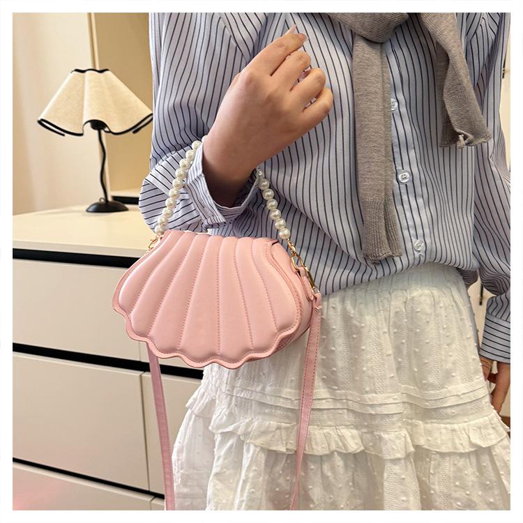 Women's Faux Leather Shell Shaped Shoulder Bag Fashion Pearl Chain Crossbody Mini Purse Trendy Small Handbag