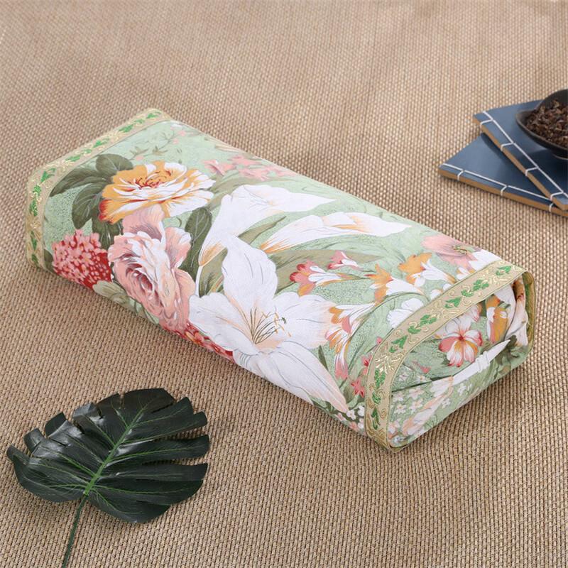 Li Shen Old Coarse Cloth Cypress Pillow