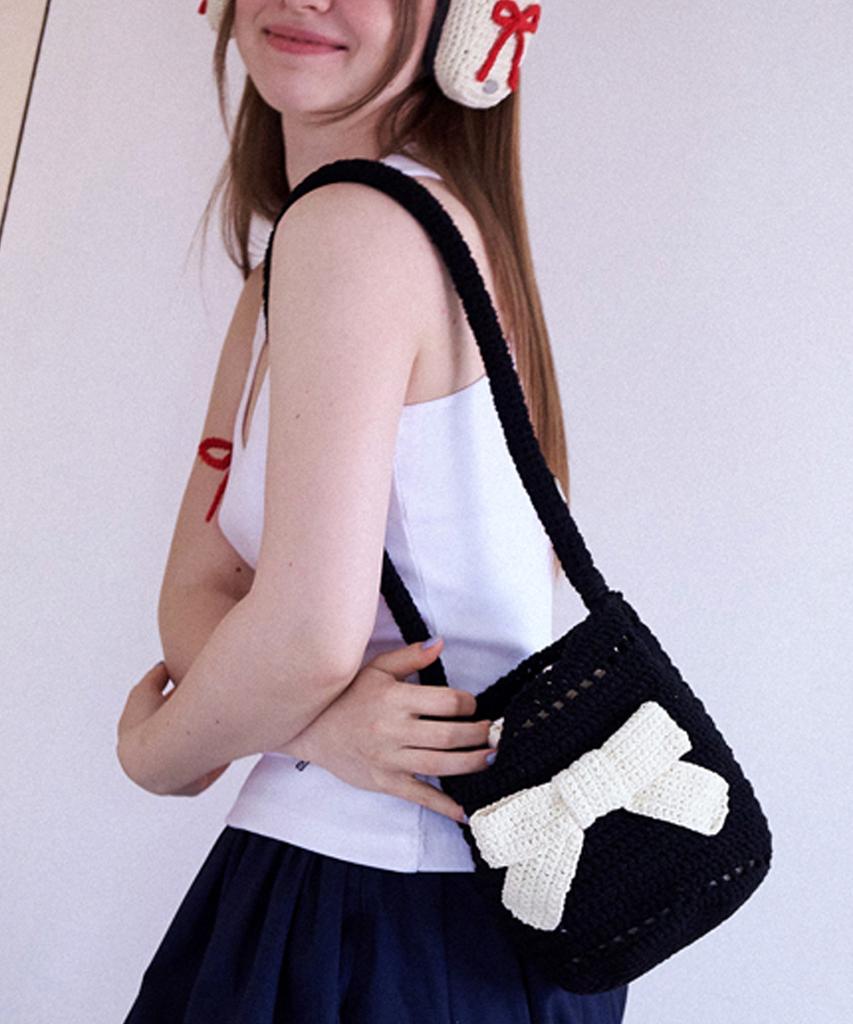 Slowslowly Big Ribbon Handmade Crochet Bucket Bag _ Black