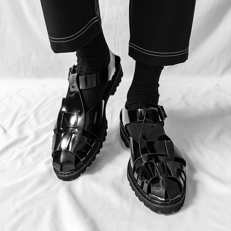 Fashion Fashion men's summer shoes Classic  styles Outdoor leisure street leisure business and office Black white versatile sandals
