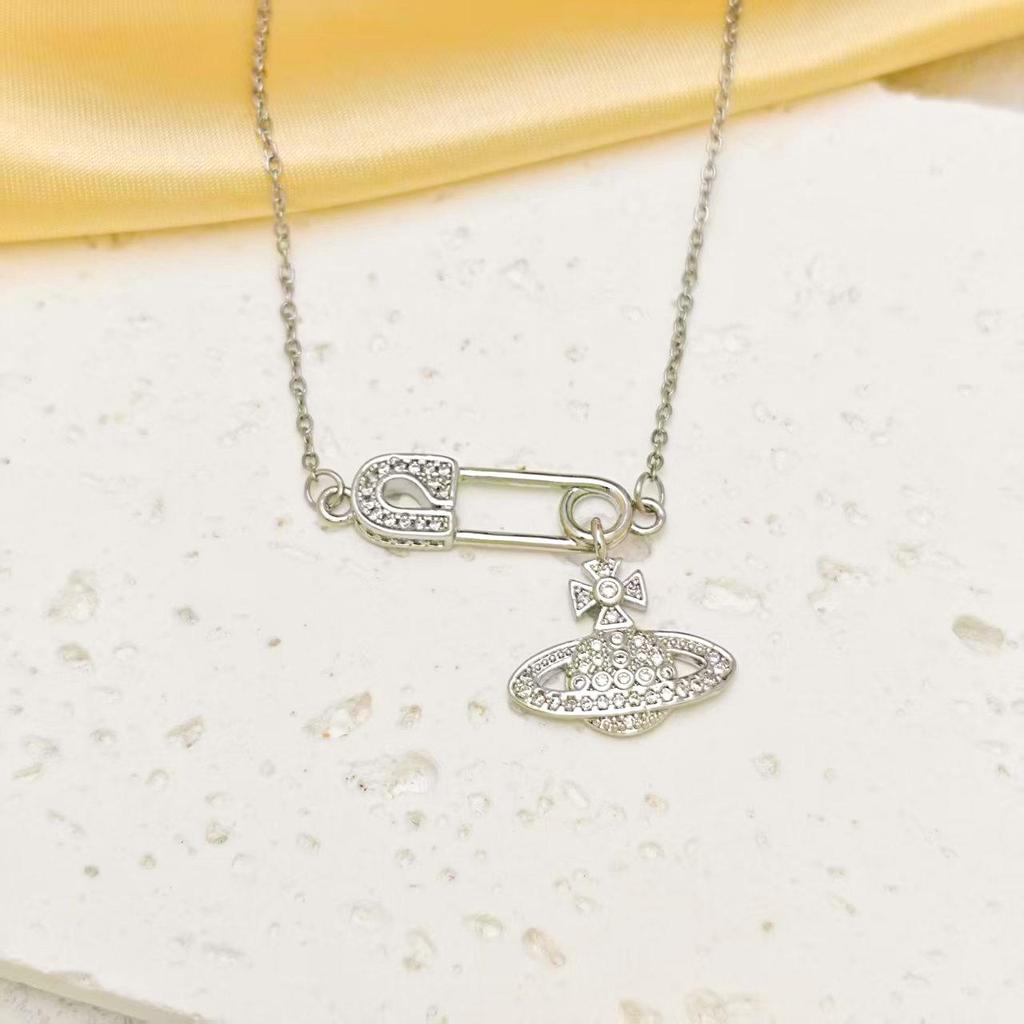 Women's Gold-Plated Copper Necklace: Luxury Fu Lu Pendant Clavicle Chain - Versatile Fashion Accessory
