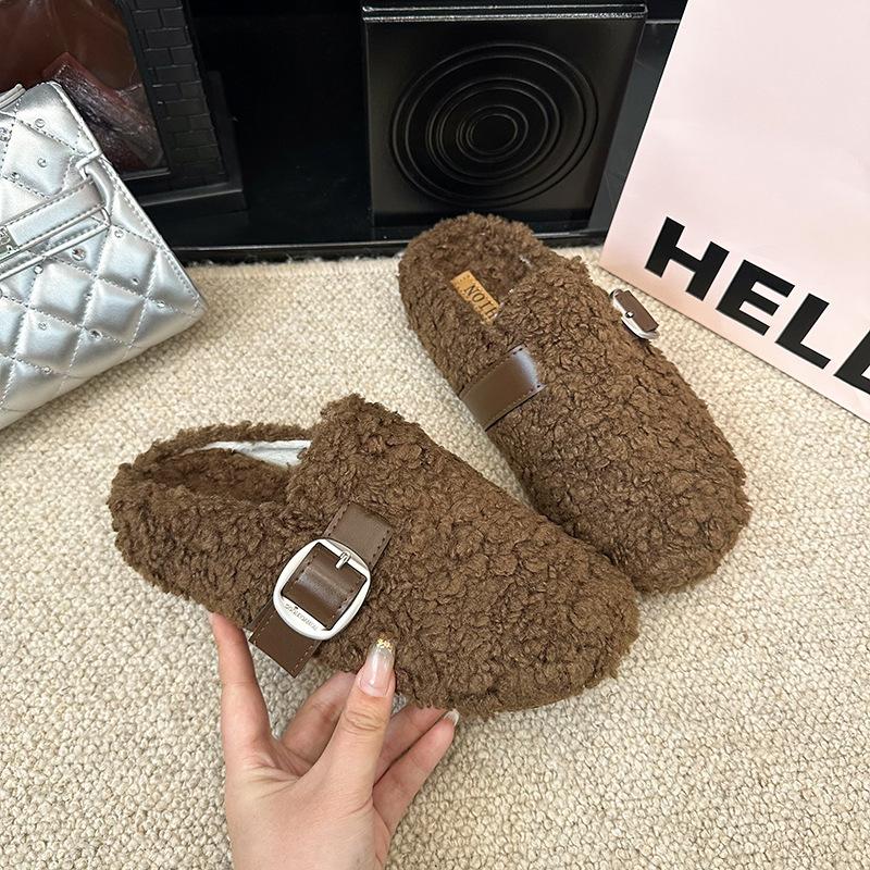 Mao Mao shoes women's outer wear velvet lamb wool beanie shoes autumn 2025 new wool slippers women's flat lazy shoes