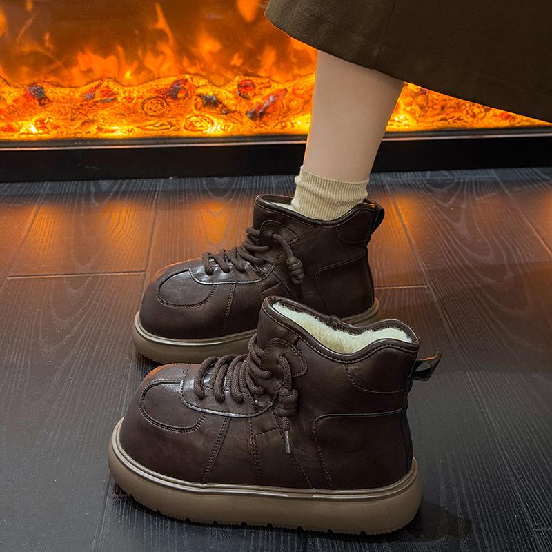 

Большеголовые уродливо-милые зимние ботинки на толстой подошве женские 2025 зима новые бархатные утолщенные увеличивающие рост ретро хлеб короткие ботинки женские ботинки 40 коричневый