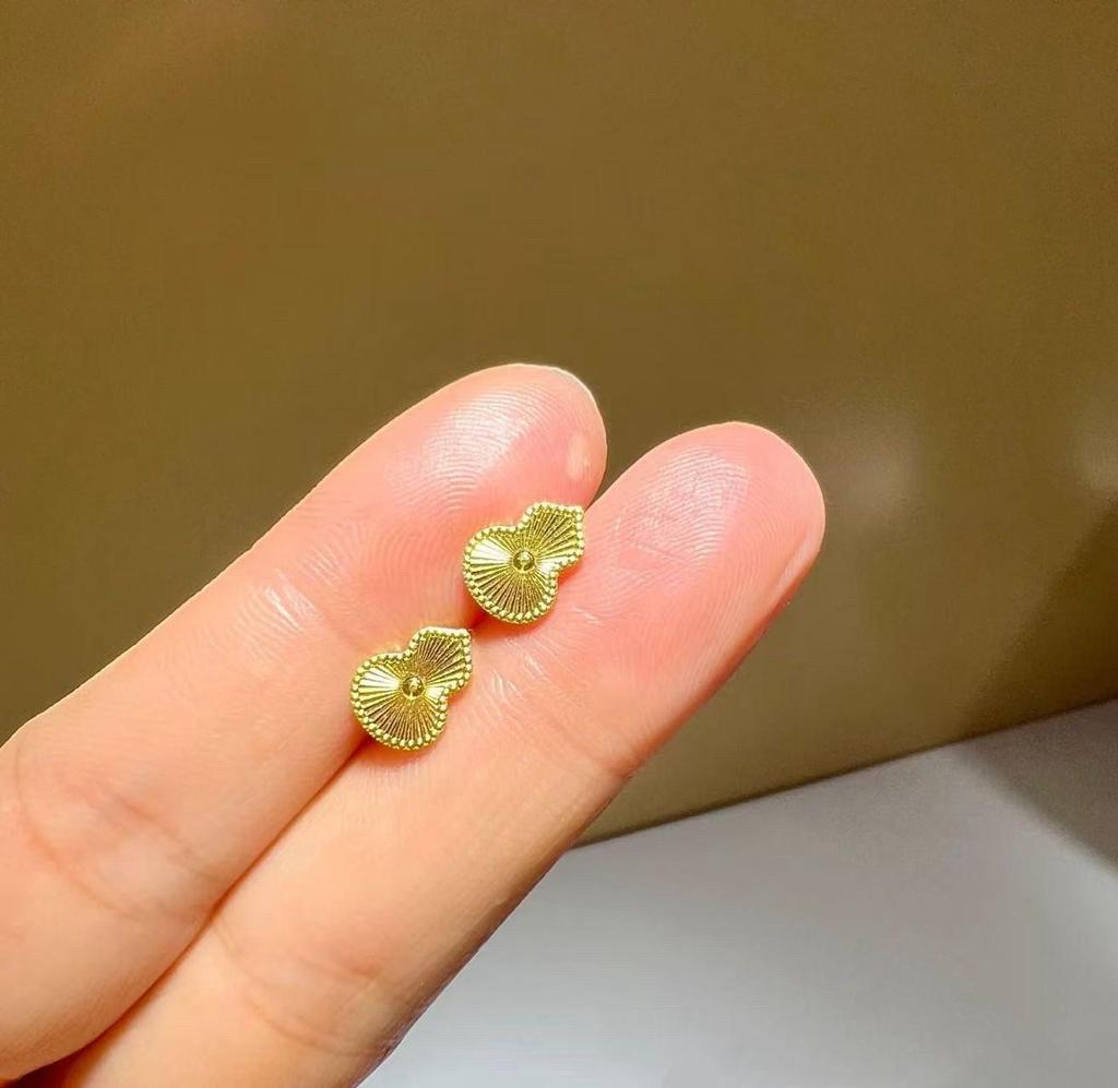 925 Sterling Silver Women's Ear Piercing Earrings - Versatile Cartilage Studs for Comfortable Sleeping