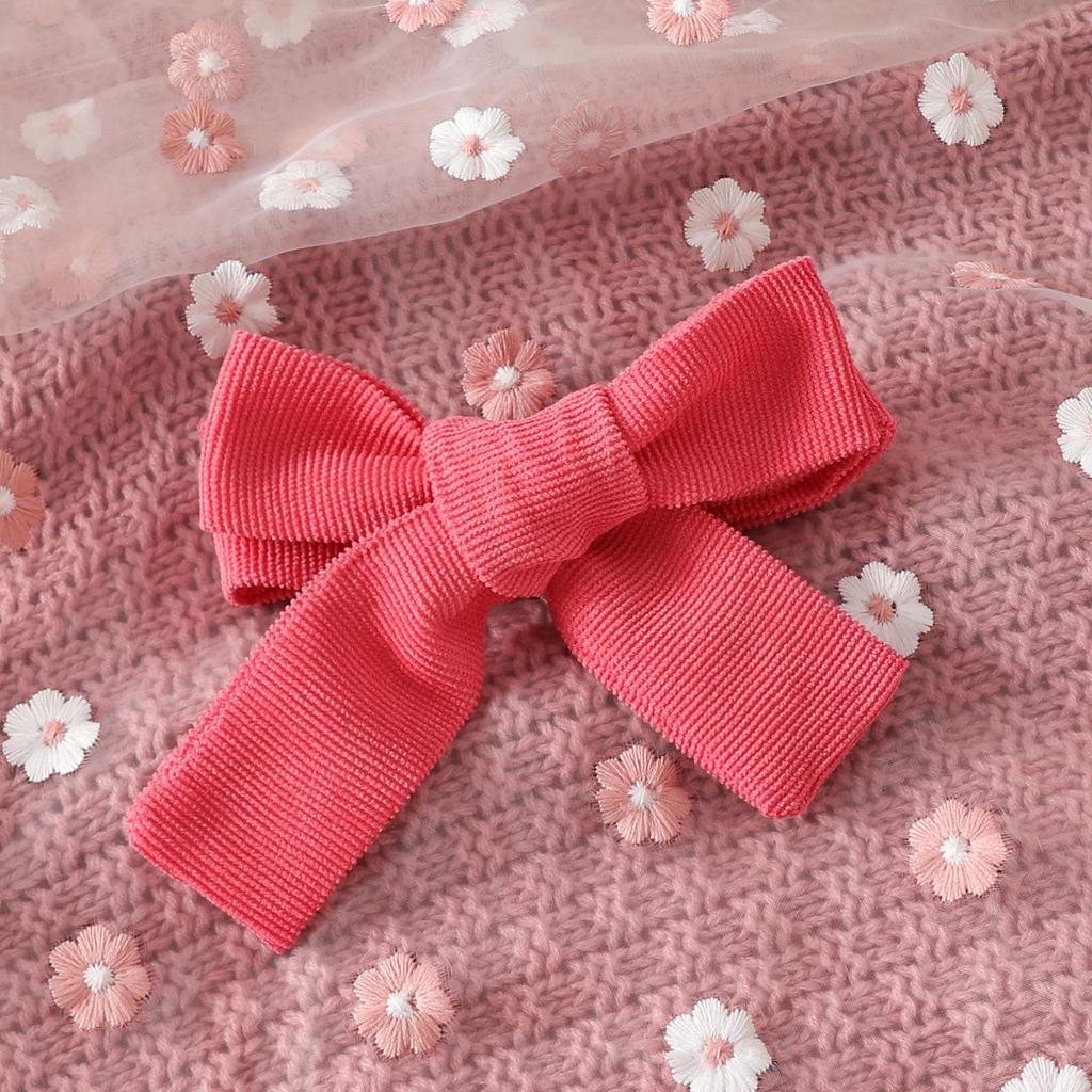 Dětský body set s dlouhým rukávem a květinovým vzorem & Overal s kresleným medvídkem, včetně čelenky a jednobarevných manšestrových kalhot
