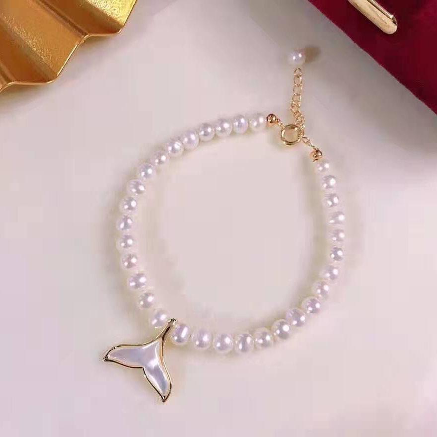 Elegant Mermaid Freshwater Pearl Bracelet - 5mm Mother-of-Pearl Inlaid Fashion Accessory for Women Adjustable Open Size