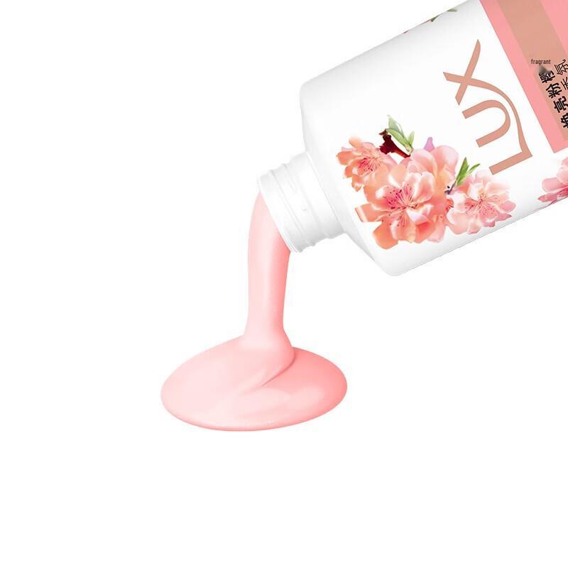 LUX Brightening Pink Cherry Blossom Shower Cream