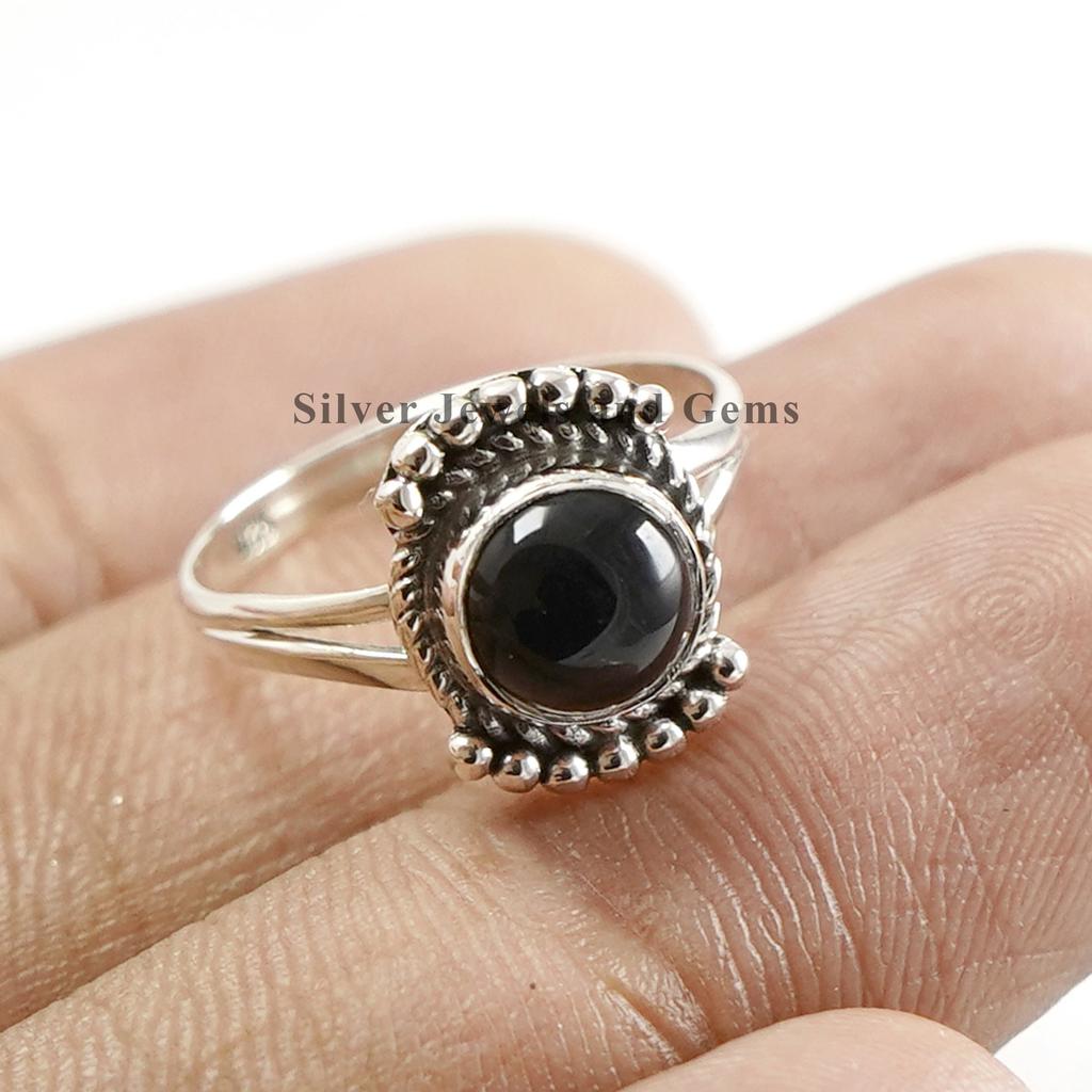 Round Black Onyx Ring, Light Weight Ring, 925 Sterling Silver Ring, Black Onyx Dainty Ring, Gift for Mom, December Birthstone, Handmade Ring