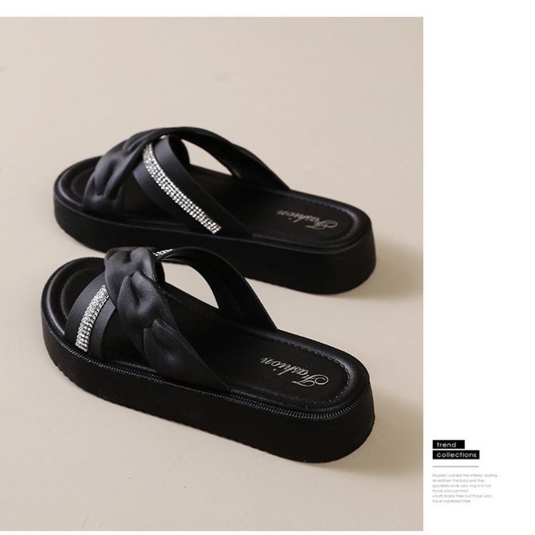 New Rhinestone Slippers for Women Fashionable Sandals for Outdoor Wear, Cool Slippers