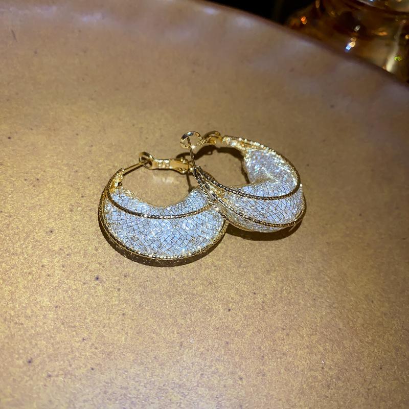 

Silver needle mesh moon boat earrings European and American design temperament earrings fashion light luxury high-end earrings women
