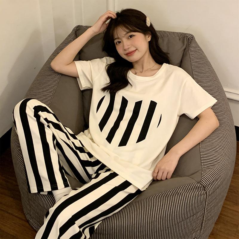 Summer Sweet Women's Pajamas Small Fresh Flowers Strawberry Short-sleeved Trousers Set Loose and Can Be Worn Outside Loungewear