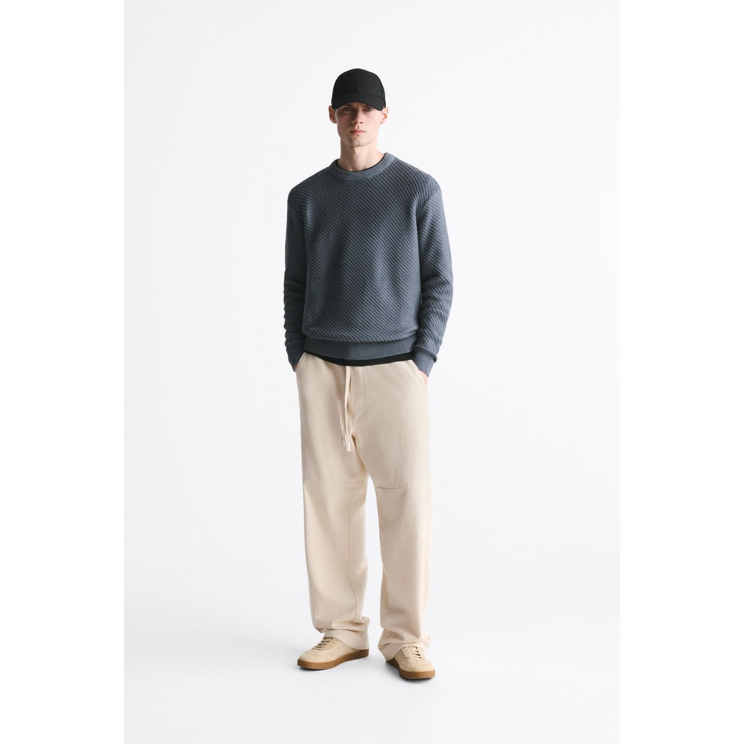 

DIAGONAL KNIT SWEATER