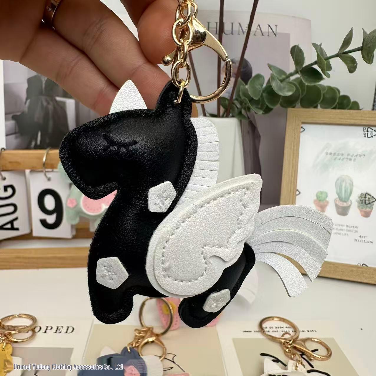 2026 Colorful Leather Unicorn & Pegasus Keychain - Hot Trendy Item Without Keychain чёрный