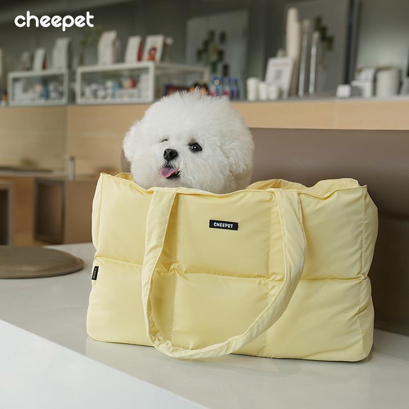 

Pet autumn and winter out backpack candy color square bag Maltese than bear puppy dog portable out bag розовый