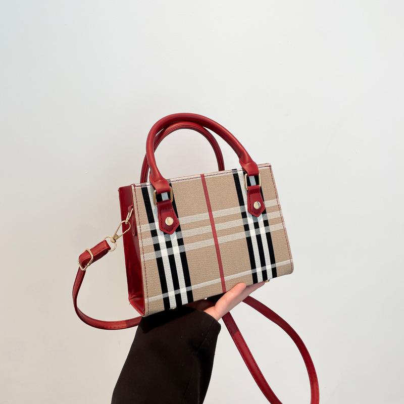 

Дизайнерская сумка женская 2025 модная клетчатая сумка высокого класса в иностранном стиле сумка через плечо красный