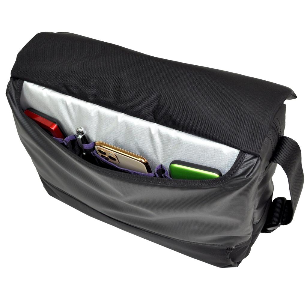 Manhattan Passage 5680BK A4 Flap Shoulder Bag 2.0, EST3, Unisex (Black)