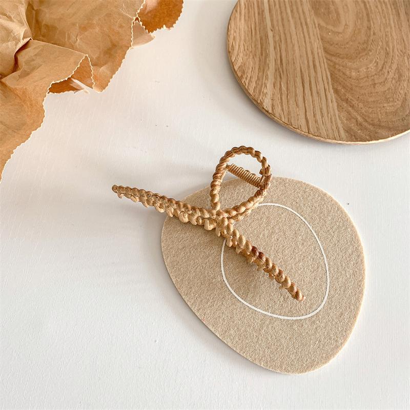 Vintage Mutiple Wood Grain Hair Claws for Women Wood Hair Clamps Crab Geometric Shark Shape Girls Hair Clips Barrette Accessory