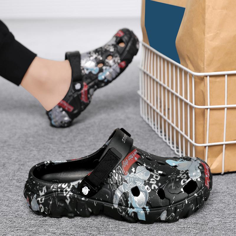 Fashion Summer Clogs Men Slippers Light Soft EVA Men's Hole Shoes Outdoor Sandals Home Garden Shoes Male Beach Flats Big Size 40-47