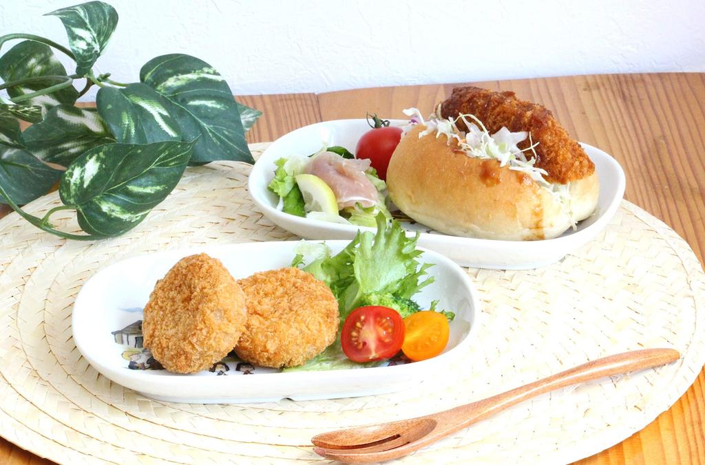 Snoopy Oval New York Set of 2 3870059 Plates, & Switzerland, Designs,