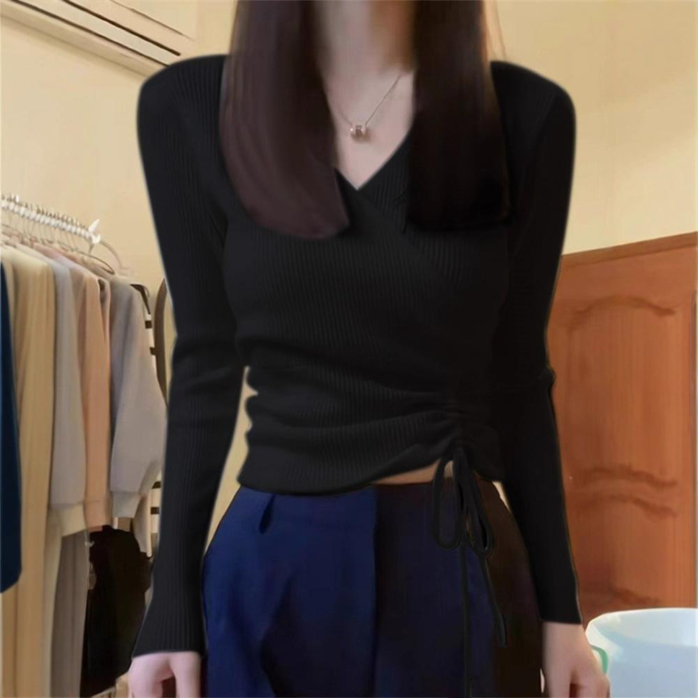 

V-neck knitted sweater women s long-sleeved top autumn new white slim-fitting inner Spice Girl bottoming shirt design sweater one size fits all чорний