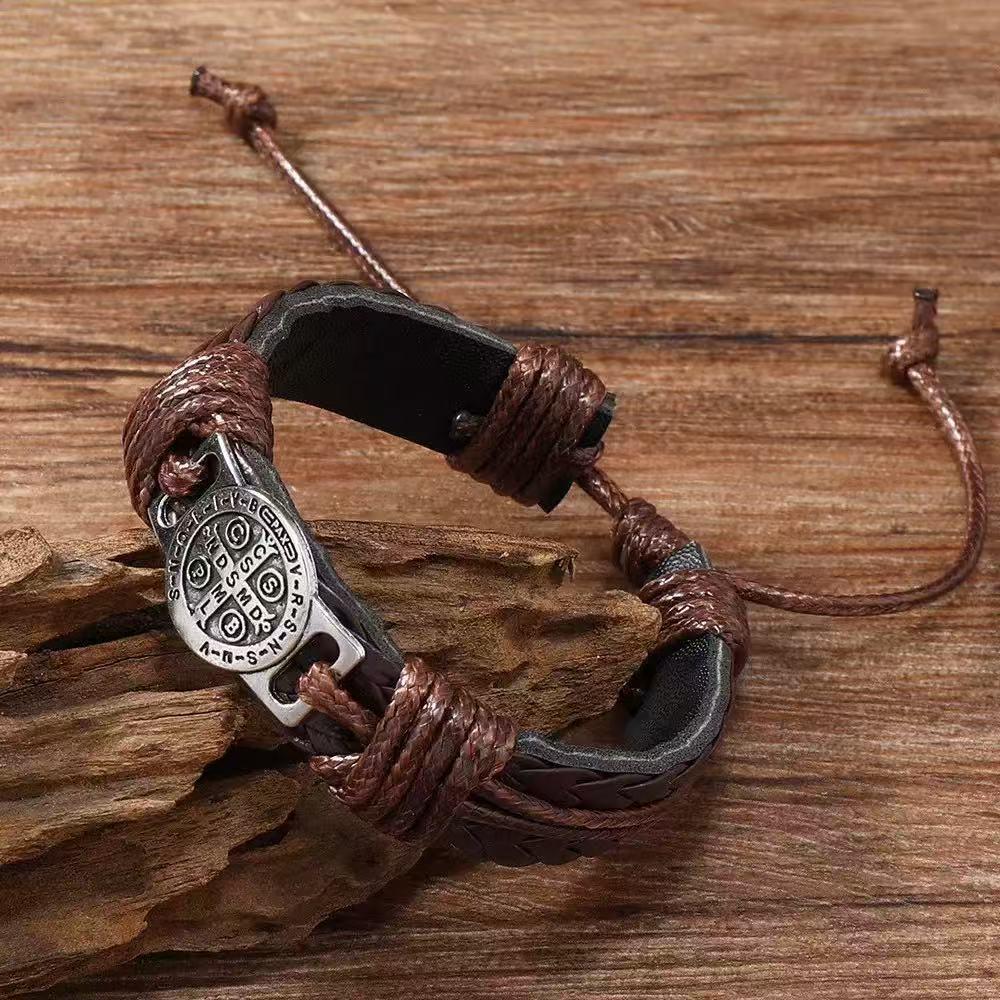 European-American Retro Woven Cowhide Leather Bracelet: Adjustable Wristband with Personality Style Accessories.