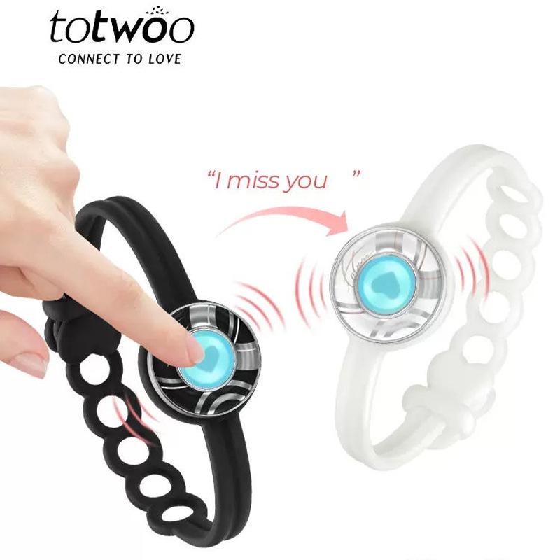 Totwoo Ripple Vibration Bracelet: Heartfelt Long-Distance Couple's Gift for Valentine's Day Remote Interaction.