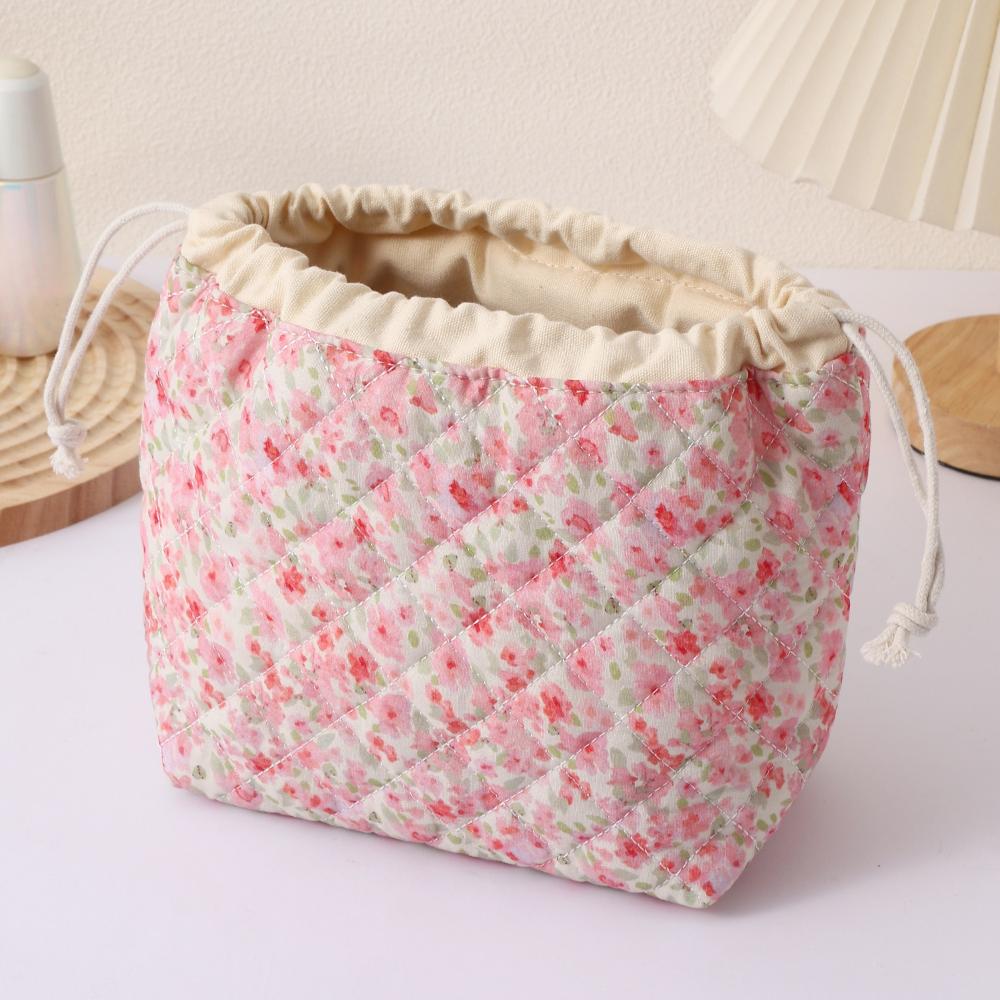 Cute Quilted Cosmetic Bag for Women Girl Large Capacity Travel Drawstring Storage Pouch Makeup Bag Female Travel Clutch Bags