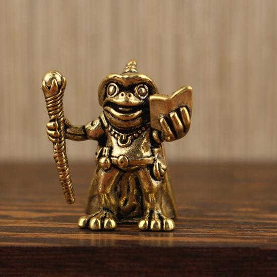 1/2 st Mässing Häxa Groda Figurin Metallsnideri Miniatyr Groda Staty Djurskulptur Halloween Feng Shui Dekoration Hem Kontor Skrivbordsornament